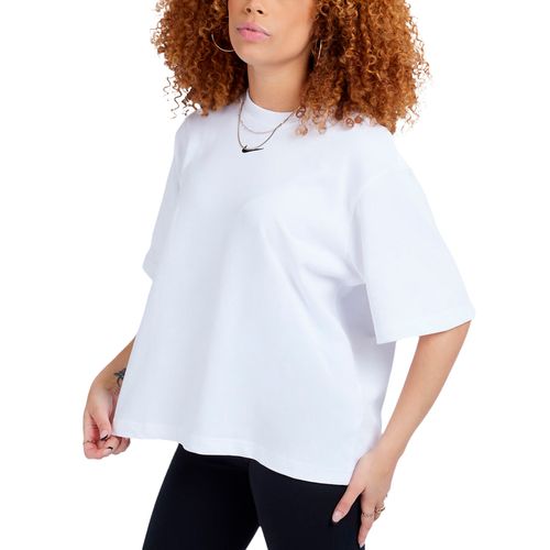 Remera Nike Sportswear Essential Mujer
